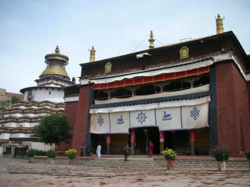 gyantse-monastery