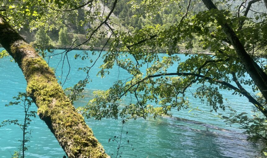 Jiuzhaigou Valley: The “Fairyland on Earth” གཟི་ཚ་སྡེ་དགུ