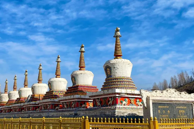 Kumbum Jampa-ling Monastery སྐུ་འབུམ་བྱམས་པ་གླིང་། – Tibet World Travel