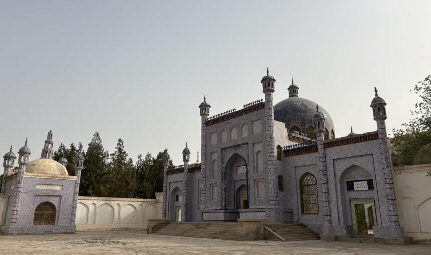 Tomb of Yusup Khass Hajip (玉素甫·哈斯·哈吉甫墓)