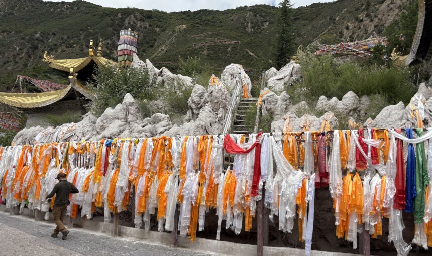 Chorten Gang (曲登阁 / Qudengge Pagoda)